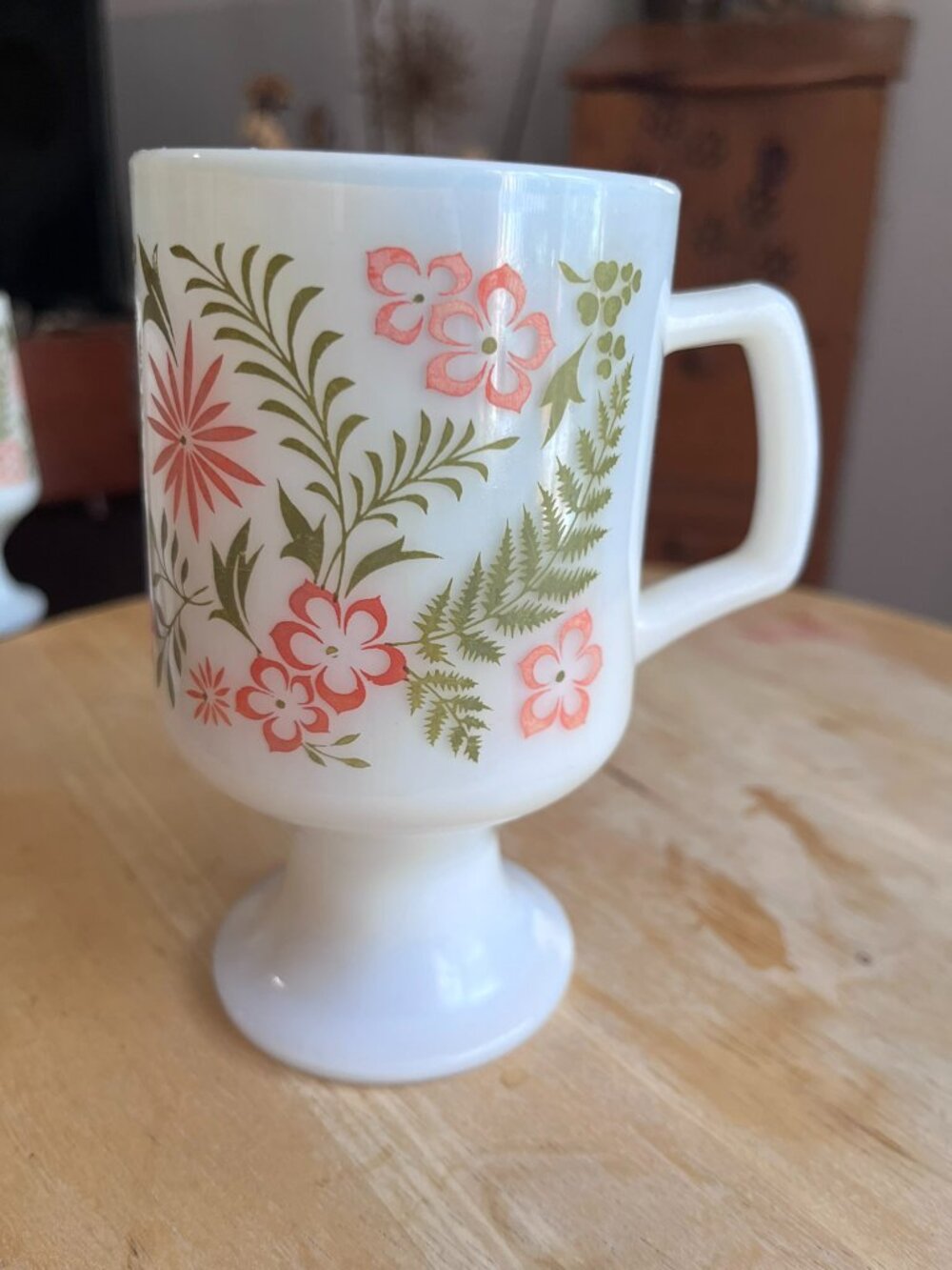 Set of 4 Vintage Anchor Hocking Fire-King Primrose Milk Glass Mugs - Picture 14 of 14